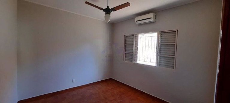 Imagem Casa com 3 Quartos à Venda, 270 m² em Centro - Guararapes