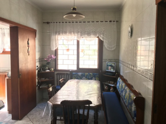 Imagem Casa com 4 Quartos à Venda, 230 m² em Jardim Itu - Porto Alegre