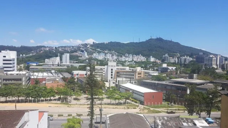 Imagem Apartamento com 2 Quartos à Venda, 68 m² em Pantanal - Florianópolis