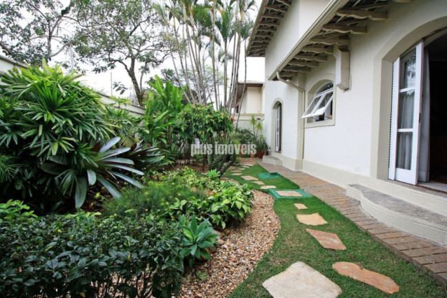 Casa com 3 Quartos à Venda, 413 m² em Alto De Pinheiros - São Paulo