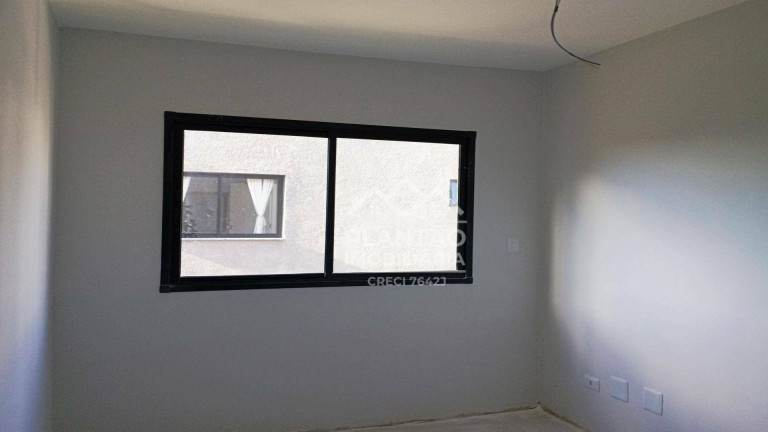 Foto do imóvel: Sobrado com 3 Quartos à Venda, 105 m² em Uberaba - Curitiba
