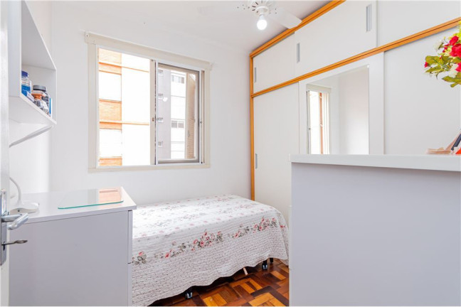 Apartamento com 2 Quartos à Venda, 41 m² em Menino Deus - Porto Alegre