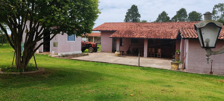 Imagem Chácara com 3 Quartos à Venda, 774 m² em Zona Rural - Alambari