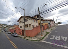 Casa com 5 Quartos à Venda,  em Paraíso - Belo Horizonte
