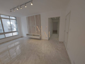 Apartamento com 2 Quartos à Venda, 90 m² em Pompéia - Santos