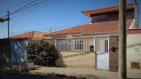 Casa com 4 Quartos à Venda, 400 m² em Vila Viotto - Jundiaí