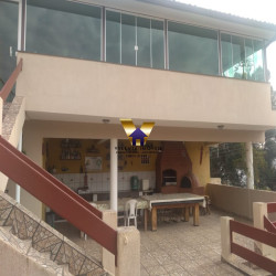 Casa com 4 Quartos para Alugar, 420 m² em Região Central - Caieiras