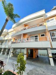 Apartamento com 2 Quartos para Alugar ou Temporada, 64 m² em Bombas - Bombinhas