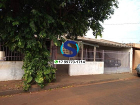 Casa com 2 Quartos à Venda, 200 m² em Centro - Indiaporã