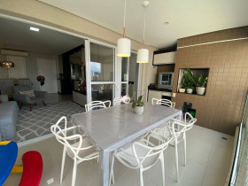 Apartamento com 3 Quartos à Venda, 111 m² em Encruzilhada - Santos