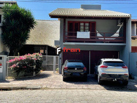 Casa com 4 Quartos à Venda, 354 m² em Santa Mônica - Florianópolis