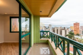 Apartamento com 3 Quartos à Venda,  em Centro - Curitiba