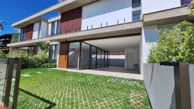Casa com 3 Quartos à Venda, 175 m² em Itacorubi - Florianópolis