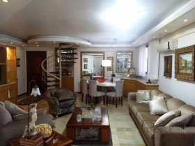Apartamento com 4 Quartos à Venda, 135 m² em Centro - Florianópolis