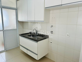 Apartamento com 3 Quartos à Venda, 79 m² em Jardim Tupanci - Barueri