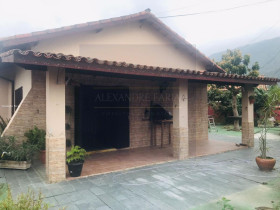 Casa com 3 Quartos à Venda, 161 m² em Vila Amélia - São Sebastião