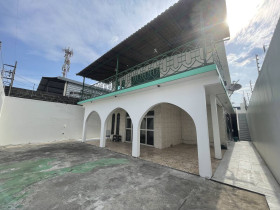 Casa com 5 Quartos à Venda, 200 m² em Santo Agostinho - Manaus