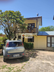 Casa com 4 Quartos para Alugar, 200 m² em Santinho - Florianópolis