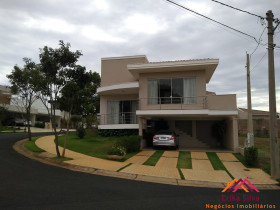 Casa com 3 Quartos à Venda, 290 m² em Parque Residencial Damha V - São José Do Rio Preto