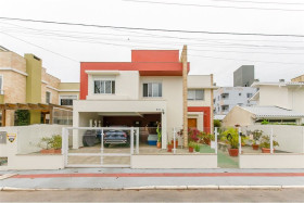 Casa com 4 Quartos à Venda, 302 m² em Ingleses Do Rio Vermelho - Florianópolis