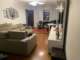 Casa com 3 Quartos à Venda, 340 m² em Vila Yolanda - Osasco