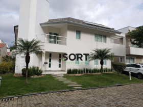 Casa de Condomínio com 4 Quartos à Venda, 410 m² em Nova Esperança - Balneário Camboriú