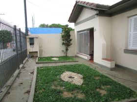 Casa com 3 Quartos para Alugar, 140 m² em Parque São Domingos - São Paulo