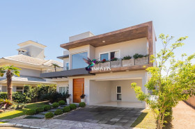 Casa de Condomínio com 3 Quartos à Venda, 286 m² em Marechal Rondon - Canoas