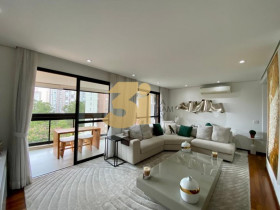 Apartamento com 4 Quartos à Venda, 195 m² em Panamby - São Paulo