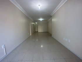 Apartamento com 3 Quartos à Venda, 331 m² em Estreito - Florianópolis