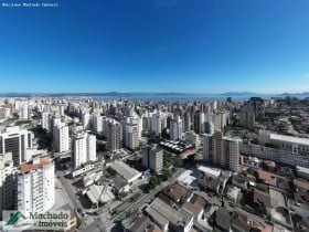 Apartamento com 2 Quartos à Venda, 80 m² em Centro - Florianópolis