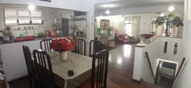 Casa com 3 Quartos à Venda, 185 m² em Embaré - Santos
