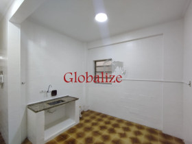 Apartamento com 2 Quartos à Venda, 55 m² em José Menino - Santos