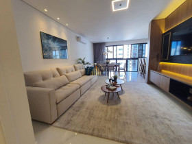 Apartamento com 3 Quartos à Venda, 112 m² em Centro - Balneário Camboriú