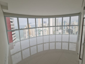 Imóvel com 4 Quartos à Venda, 131 m² em Centro - Balneário Camboriú