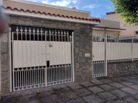 Casa com 3 Quartos à Venda,  em Jardim Amalia - Volta Redonda