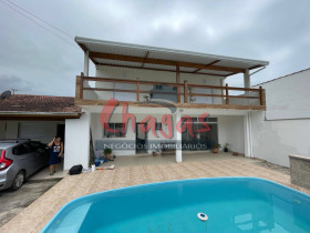 Sobrado com 2 Quartos à Venda, 160 m² em Massaguaçu - Caraguatatuba