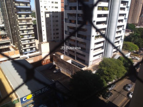 Imóvel com 3 Quartos à Venda, 219 m² em Zona 03 - Maringá