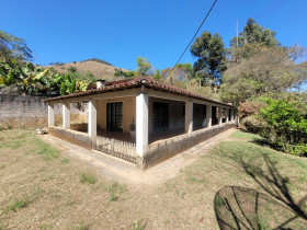 Chácara com 2 Quartos à Venda, 8 m² em Azevedo - Joanópolis