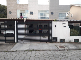 Sobrado com 2 Quartos à Venda, 127 m² em Ingleses Do Rio Vermelho - Florianópolis