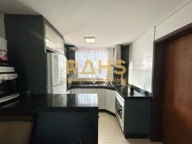 Apartamento com 2 Quartos à Venda, 61 m² em Saguaçu - Joinville