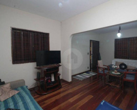 Casa com 3 Quartos à Venda, 295 m² em Santa Efigênia - Belo Horizonte