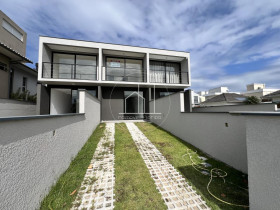 Casa com 2 Quartos à Venda, 115 m² em Cachoeira Do Bom Jesus - Florianópolis