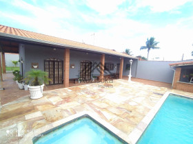 Casa com 3 Quartos à Venda, 660 m² em Bopiranga - Itanhaém