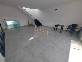 Casa com 4 Quartos à Venda, 290 m² em Boqueirão - Santos