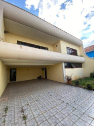 Casa com 3 Quartos à Venda, 330 m² em Botucatu