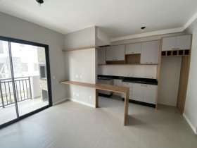 Apartamento com 2 Quartos à Venda, 65 m² em Cachoeira Do Bom Jesus - Florianópolis