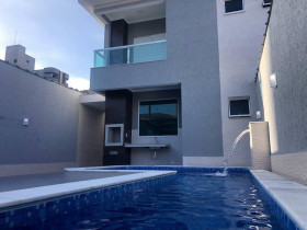 Casa com 3 Quartos à Venda, 135 m² em Tupi - Praia Grande