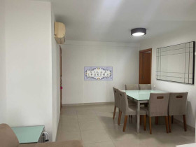 Apartamento com 2 Quartos à Venda, 80 m² em Charitas - Niterói