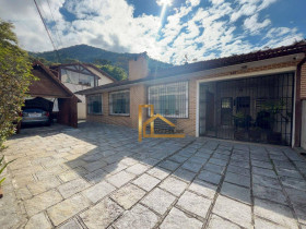 Imóvel com 5 Quartos à Venda, 227 m² em Parque Do Ingá - Teresópolis